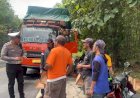 Polres-Situbondo-Berbagi-Makanan-Gratis-Untuk-Sopir-Truk-dan-Angkutan-Umum
