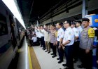Tinjau-Pengamanan-Nataru-di-Stasiun-Pasar-Senen,-Kapolri-Ingatkan-Kesiapsiagaan-Hadapi-Potensi-Bencana