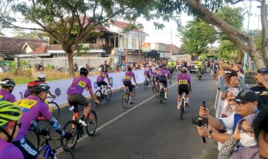 Polresta-Banyuwangi-Lakukan-Pengamanan,-Event-Balap-Sepeda-Dekade-Ride-API-Aman-dan-Lancar