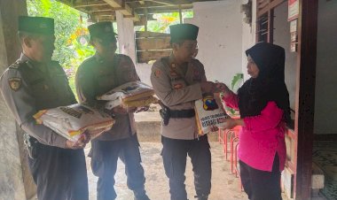 Polres-Tulungagung-Beri-Bantuan-Keluarga-Petugas-Linmas-TPS-7-Desa-Notorejo-yang-Meninggal