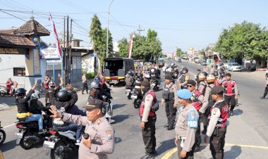 Pengamanan-Suran-Agung-Polres-Nganjuk-Gelar-Penyekatan-Jalur-Perbatasan