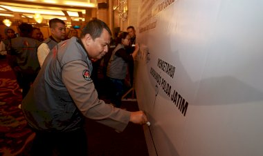 Jogo-Jatim,-Bidhumas-Polda-Jawa-Timur-Bersama-Netizen-Deklarasi-Pilkada-Aman-dan-Damai-2024