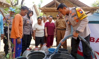 Droping-Air-Bersih-di-Desa-Dayakan-Polres-Ponorogo-Akan-Bangun-Sumur-Bor-Lagi
