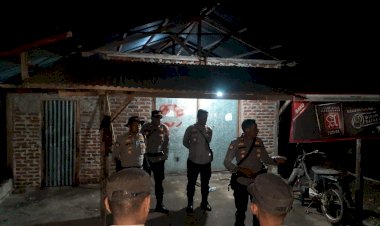 Jaga-Situasi-Kondusif,-Tim-Gabungan-Polres-Flotim-dan-Koramil-1624-02/Adonara-Lakukan-Patroli-Malam