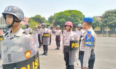 Cetak-Polisi-Humanis,-247-Siswa-Diktukba-SPN-Polda-Jatim-Dibekali-Teknik-Dalmas
