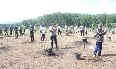 Polres-Bondowoso-Turut-Tanam-1.000-Pohon-Gerakan-Sedekah-Oksigen-HPN-2026