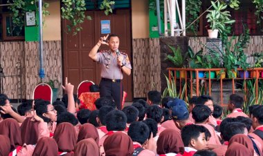 Polresta-Sidoarjo-Ajak-Pelajar-Giat-Belajar-untuk-Cegah-Radikalisme-dan-Bullying