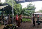 Warga-Desa-Kepuh-Kiriman-Manfaatkan-Fasum-untuk-Ketahanan-Pangan,-Polsek-Waru-Beri-Pendampingan