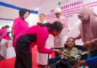 Ketua-Umum-Bhayangkari-Salurkan-5.000-Paket-Bansos,-Gelar-Bakti-Kesehatan-dan-Religi-di-NTT