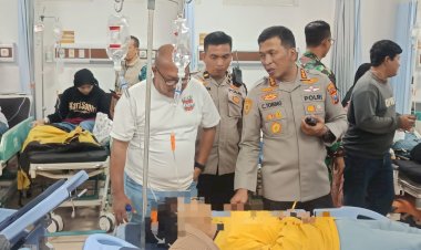 Kapolresta-Sidoarjo-Cek-Kondisi-Santri-Ponpes-Manbaul-Hikam-di-Rumah-Sakit,-Pastikan-Penanganan-Maksimal